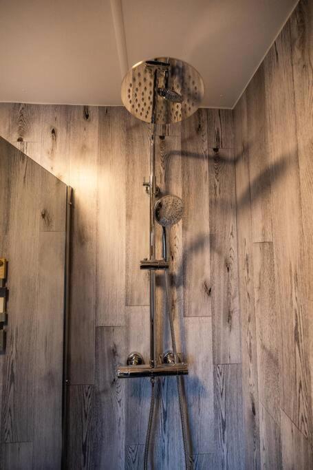 The Woodland Lodge - Wood Fired Hot Tub And Firepit Hambleton Buitenkant foto